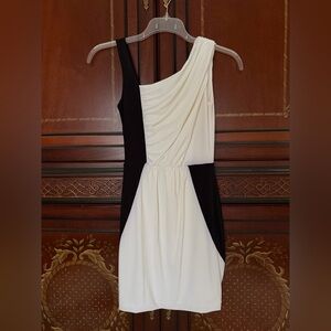 Soprano Elegant Black and White Mini Dress